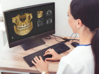 https://www.docteur-helie.fr/wp-content/uploads/2024/05/shutterstock_1797463606-320x240.jpg